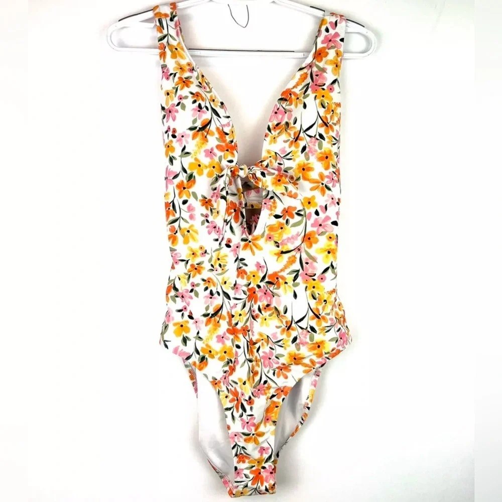Jessica Simpson Womens Summer Dreaming One Piece Swimsuit Medium